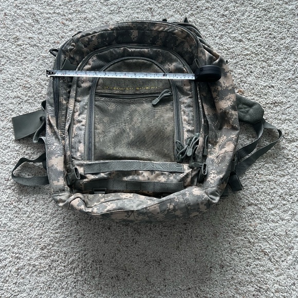 RUCKSACK/BACKPACK,  camouflauge - Picture 3 of 8